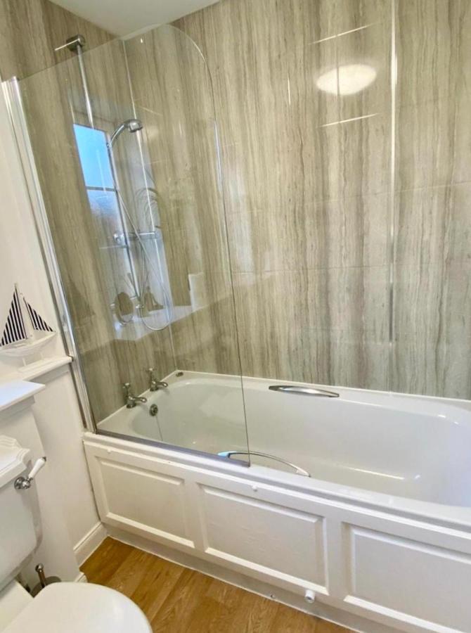 אינברנס Wellingtonia Court Apartment מראה חיצוני תמונה